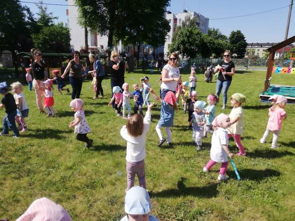 Dzień Dziecka- Zabawy na świeżym powietrzu 