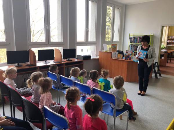 Wyjście do biblioteki miejskiej w Ozimku 