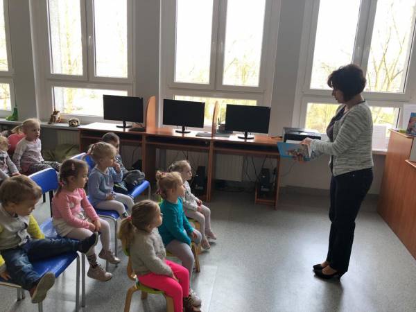 Wyjście do biblioteki miejskiej w Ozimku 