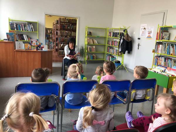 Wyjście do biblioteki miejskiej w Ozimku 